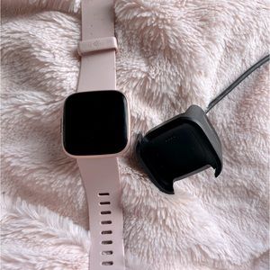 I’m selling a Fitbit v-2